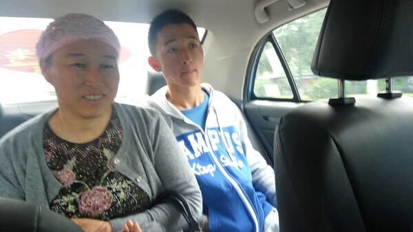 平?jīng)鲢葱履茉从邢挢?zé)任公司組織“愛心送考”車隊免費(fèi)接送考生(圖4)