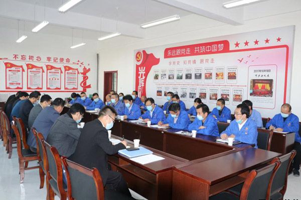 泓源公司領(lǐng)導(dǎo)班子深入豐收、泓盛達(dá)公司開展工作調(diào)研(圖1)