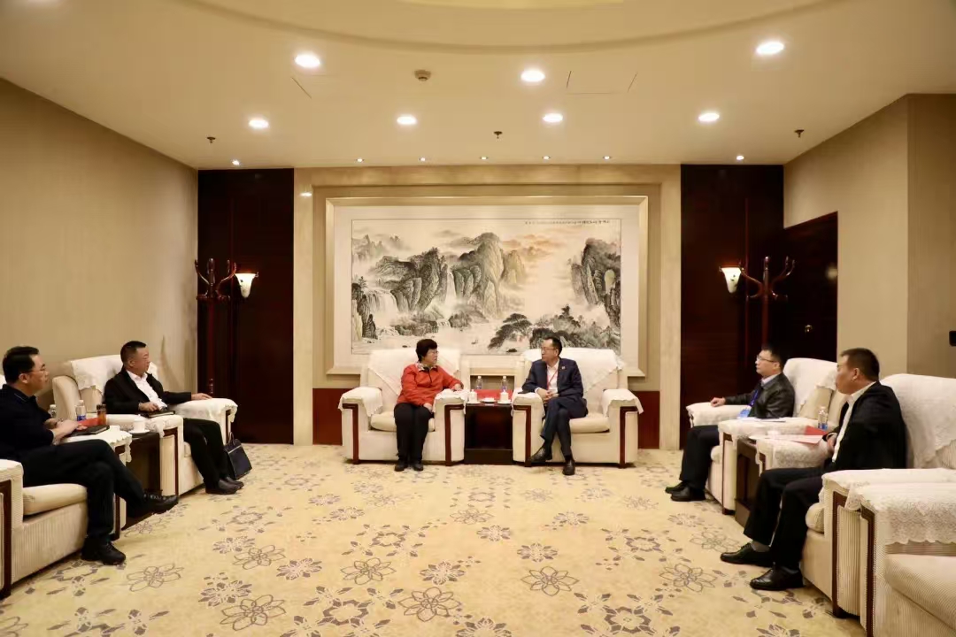王旭會見單智偉等專家和企業(yè)家(圖1) 王旭會見單智偉等專家和企業(yè)家(圖1)